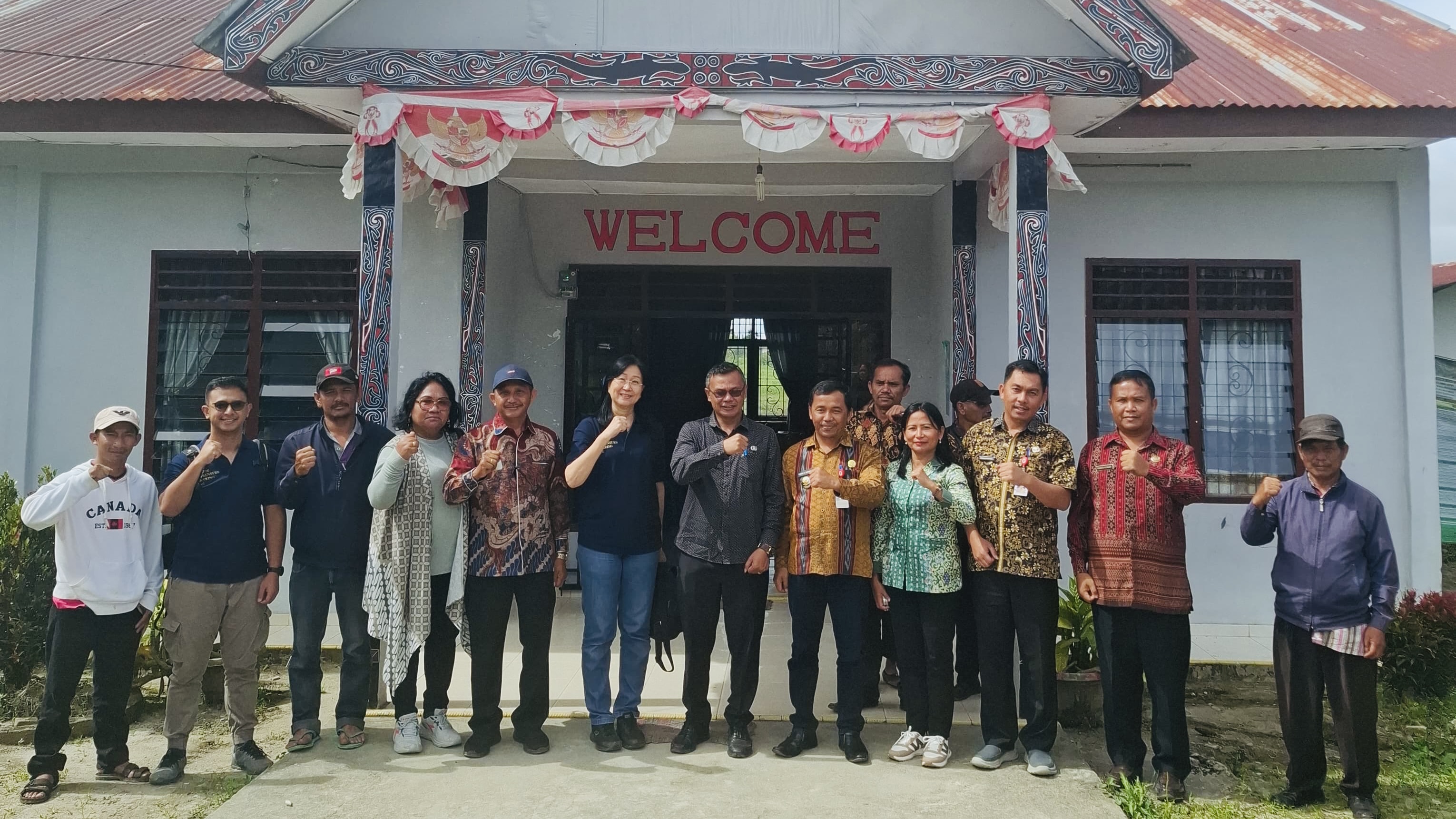Penyerahan Mesin Pupuk Organik di Desa Siponjot, Kabupaten Humbang Hasundutan