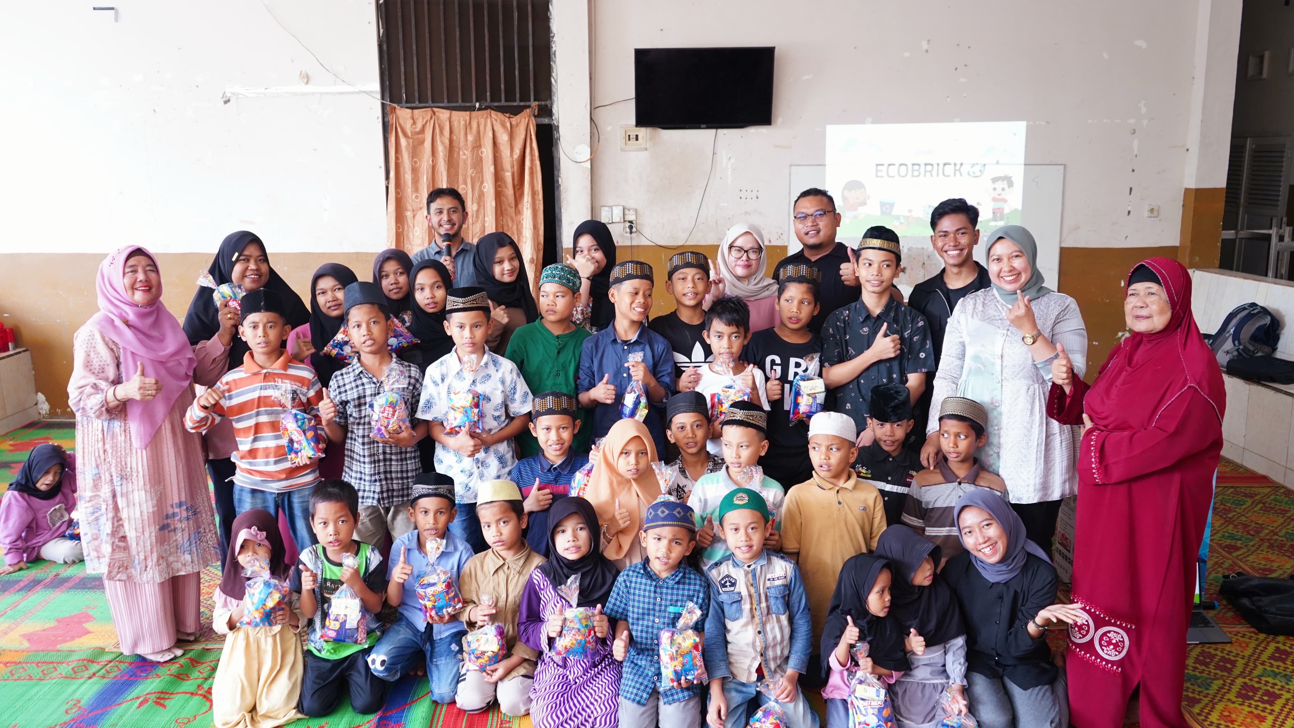 Dosen PWBI Kenalkan Pendekatan Gamifikasi untuk Tingkatkan Kesadaran Lingkungan Anak-Anak di Panti Asuhan